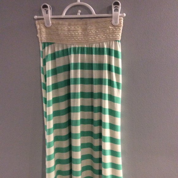 skirt - Picture 2 of 3